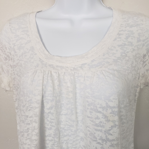 O'Neill Medium White Short Sleeve Shirt Burnout Basic Tee Semi-Sheer Top T-shirt - Picture 3 of 6
